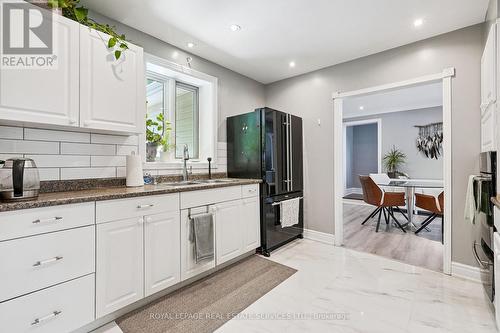 397 River Side Drive, Oakville, ON - Indoor Photo Showing Kitchen