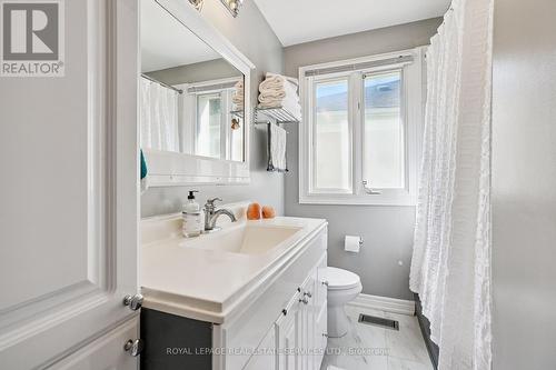 397 River Side Drive, Oakville, ON - Indoor Photo Showing Bathroom