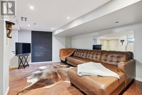 397 River Side Drive, Oakville, ON - Indoor