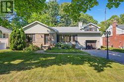 397 RIVER SIDE DRIVE  Oakville, ON L6K 3N6