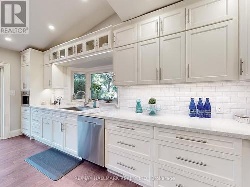 165 Lori Avenue, Whitchurch-Stouffville, ON - Indoor Photo Showing Kitchen With Upgraded Kitchen