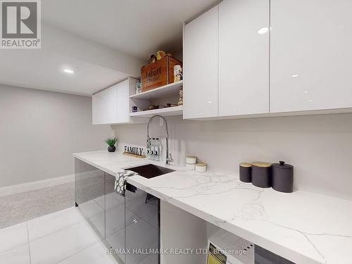165 Lori Avenue, Whitchurch-Stouffville, ON - Indoor Photo Showing Kitchen