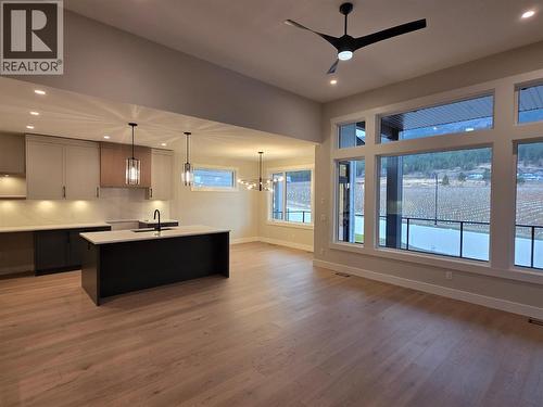 2540 Pinnacle Ridge Drive, West Kelowna, BC - Indoor Photo Showing Kitchen
