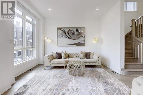 Family Room - 40 Chiara Rose Lane, Richmond Hill, ON - Indoor Photo Showing Living Room