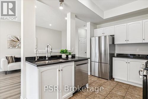 38 - 60 Cloverleaf Drive, Hamilton, ON - Indoor Photo Showing Kitchen