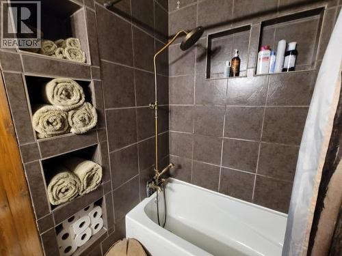 4538 Michigan Ave, Powell River, BC - Indoor Photo Showing Bathroom
