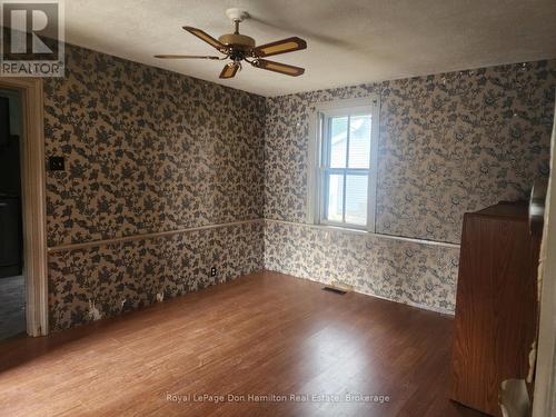 21 Peter Street S, Brockton, ON - Indoor Photo Showing Other Room