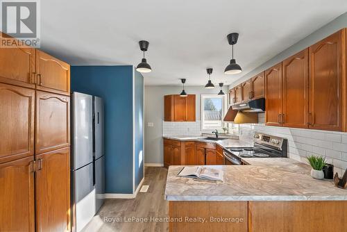 1020 Main Street, Howick, ON - Indoor Photo Showing Kitchen
