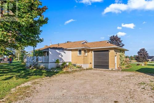 1020 Main Street, Howick, ON - Outdoor