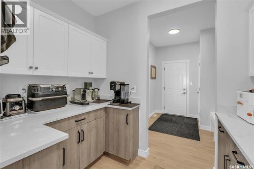 319 Dziadyk Bend, Saskatoon, SK - Indoor Photo Showing Kitchen