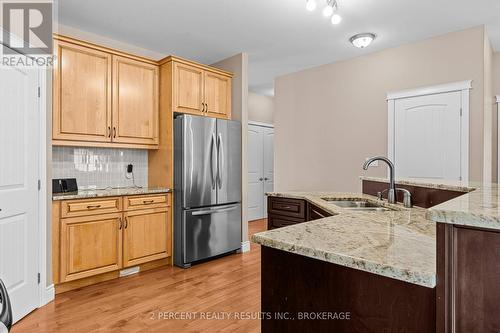 873 Jasmine Street, Kingston (Kingston East (Incl Barret Crt)), ON - Indoor Photo Showing Kitchen With Double Sink With Upgraded Kitchen