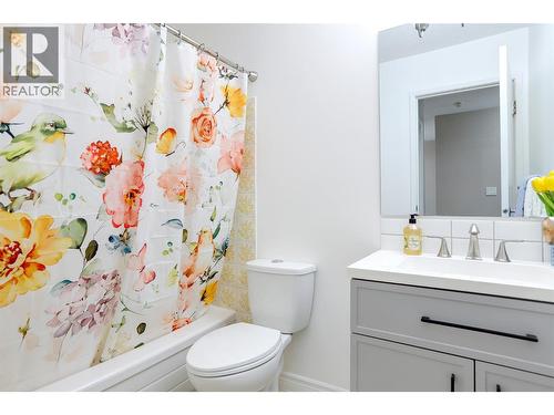 3304 35 Avenue Unit# 415, Vernon, BC - Indoor Photo Showing Bathroom