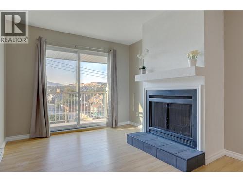 3304 35 Avenue Unit# 415, Vernon, BC - Indoor Photo Showing Living Room With Fireplace