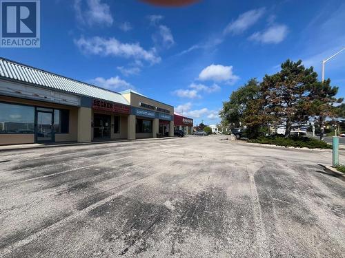 Exterior Parking Lot - 790 Guelph Line, Burlington, ON 