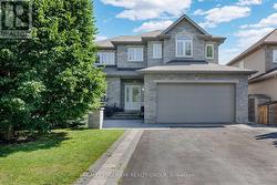 451 LANDSWOOD WAY  Ottawa, ON K2S 0A4