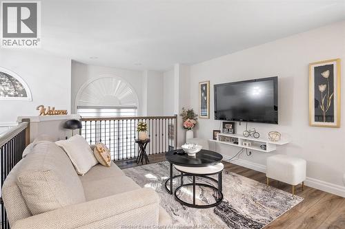 4279 Marlo Crescent, Windsor, ON - Indoor Photo Showing Living Room