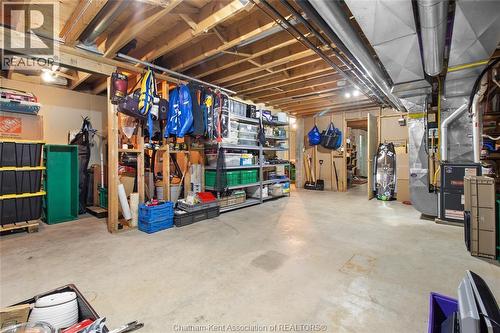 21640 Pinehurst Crescent, Chatham-Kent, ON - Indoor Photo Showing Garage