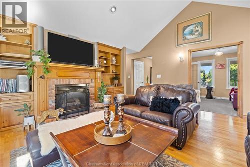 21640 Pinehurst Crescent, Chatham-Kent, ON - Indoor Photo Showing Living Room With Fireplace
