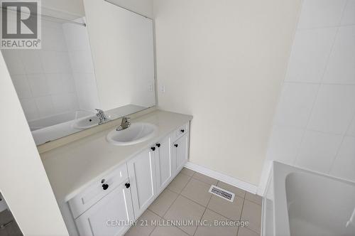 Main 4pc bathroom - 104 Walden Drive, Shelburne, ON - Indoor Photo Showing Bathroom