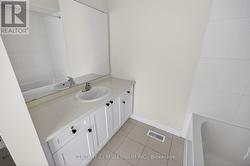 Main 4pc bathroom - 