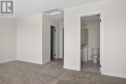 Primary bedroom has a 3pc ensuite & walk-in closet - 