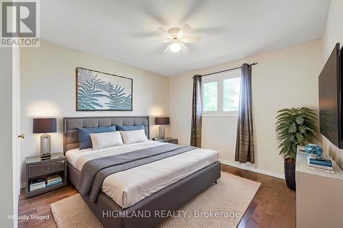 257 Huntington Ridge Drive, Mississauga, ON - Indoor Photo Showing Bedroom