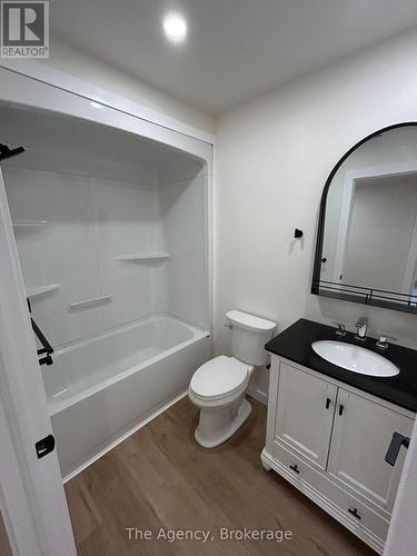 144 Woodchester Avenue, Bracebridge (Macaulay), ON - Indoor Photo Showing Bathroom