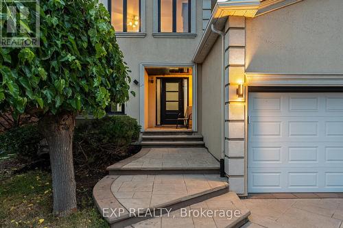 1221 Creekside Drive, Oakville, ON - Outdoor