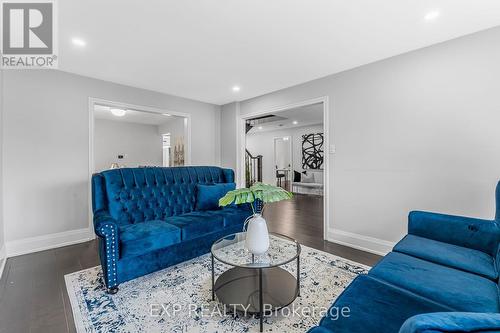 1221 Creekside Drive, Oakville, ON - Indoor Photo Showing Living Room