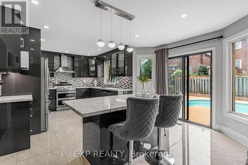 1221 Creekside Drive, Oakville, ON - Indoor