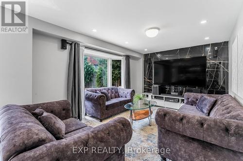 1221 Creekside Drive, Oakville, ON - Indoor Photo Showing Living Room