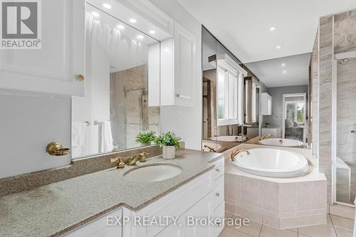 1221 Creekside Drive, Oakville, ON - Indoor Photo Showing Bathroom