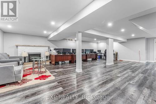 1221 Creekside Drive, Oakville, ON - Indoor