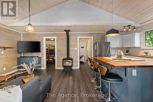 1032 Lakeshore Drive S, Bracebridge (Oakley), ON - Indoor Photo Showing Other Room