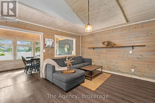 1032 Lakeshore Drive S, Bracebridge (Oakley), ON - Indoor