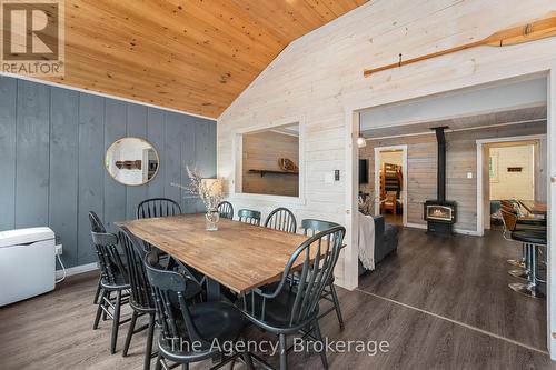1032 Lakeshore Drive S, Bracebridge (Oakley), ON - Indoor Photo Showing Dining Room