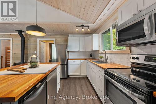 1032 Lakeshore Drive S, Bracebridge (Oakley), ON - Indoor Photo Showing Kitchen With Stainless Steel Kitchen With Double Sink