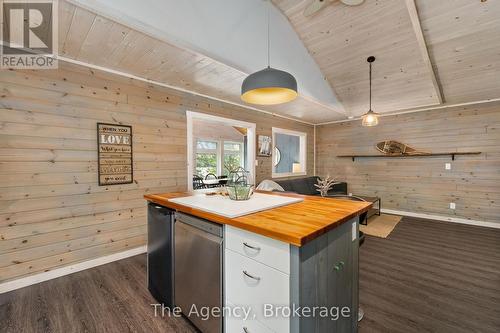 1032 Lakeshore Drive S, Bracebridge (Oakley), ON - Indoor