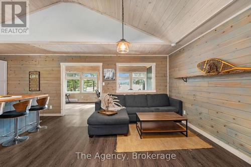 1032 Lakeshore Drive S, Bracebridge (Oakley), ON - Indoor