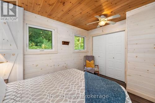 1032 Lakeshore Drive S, Bracebridge (Oakley), ON - Indoor Photo Showing Bedroom