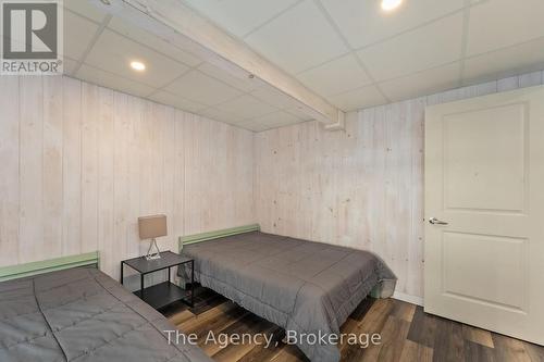 1032 Lakeshore Drive S, Bracebridge (Oakley), ON - Indoor Photo Showing Bedroom
