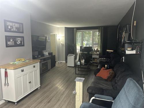 108 3Rd Avenue, Benito, MB - Indoor Photo Showing Living Room