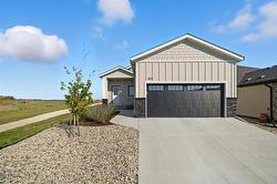102 100 Grande Pointe Meadows Boulevard  Grande Pointe, MB R5A 0C8