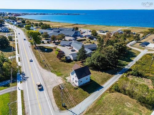 8419 Highway 1, Meteghan, NS 