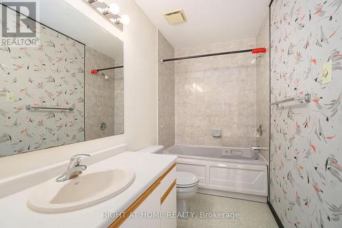 82 Nestow Drive, Ottawa, ON - Indoor Photo Showing Bathroom