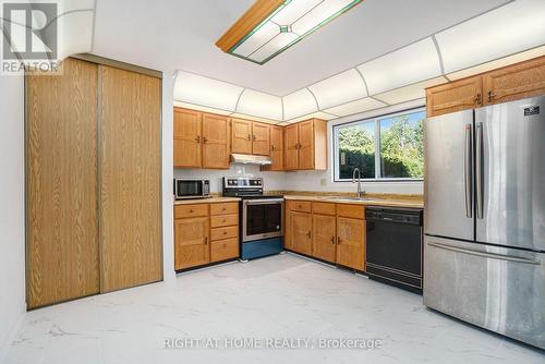 82 Nestow Drive, Ottawa, ON - Indoor Photo Showing Kitchen