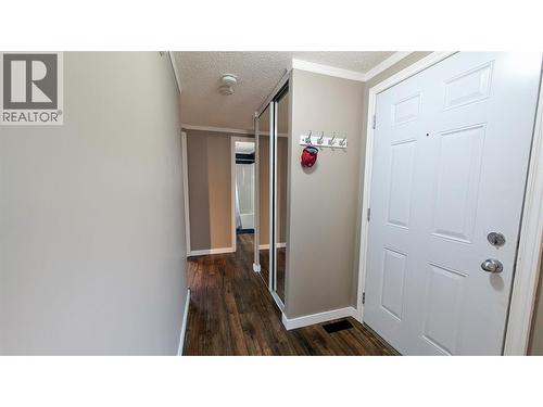 4811 Crescentwood Drive, Edgewater, BC - Indoor Photo Showing Other Room