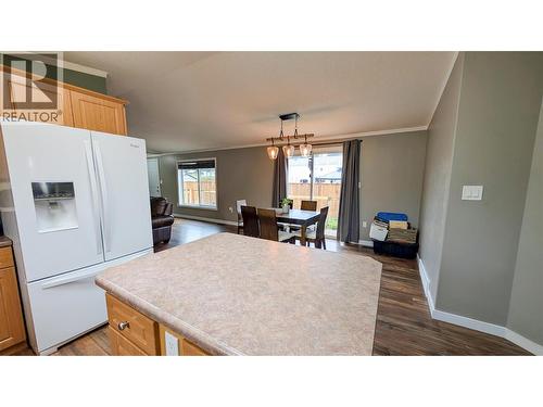 4811 Crescentwood Drive, Edgewater, BC - Indoor