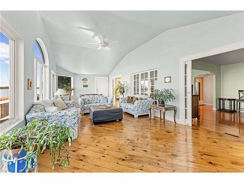 260 Belle Isle St, Shediac, NB 