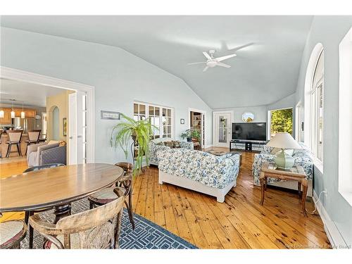 260 Belle Isle St, Shediac, NB 